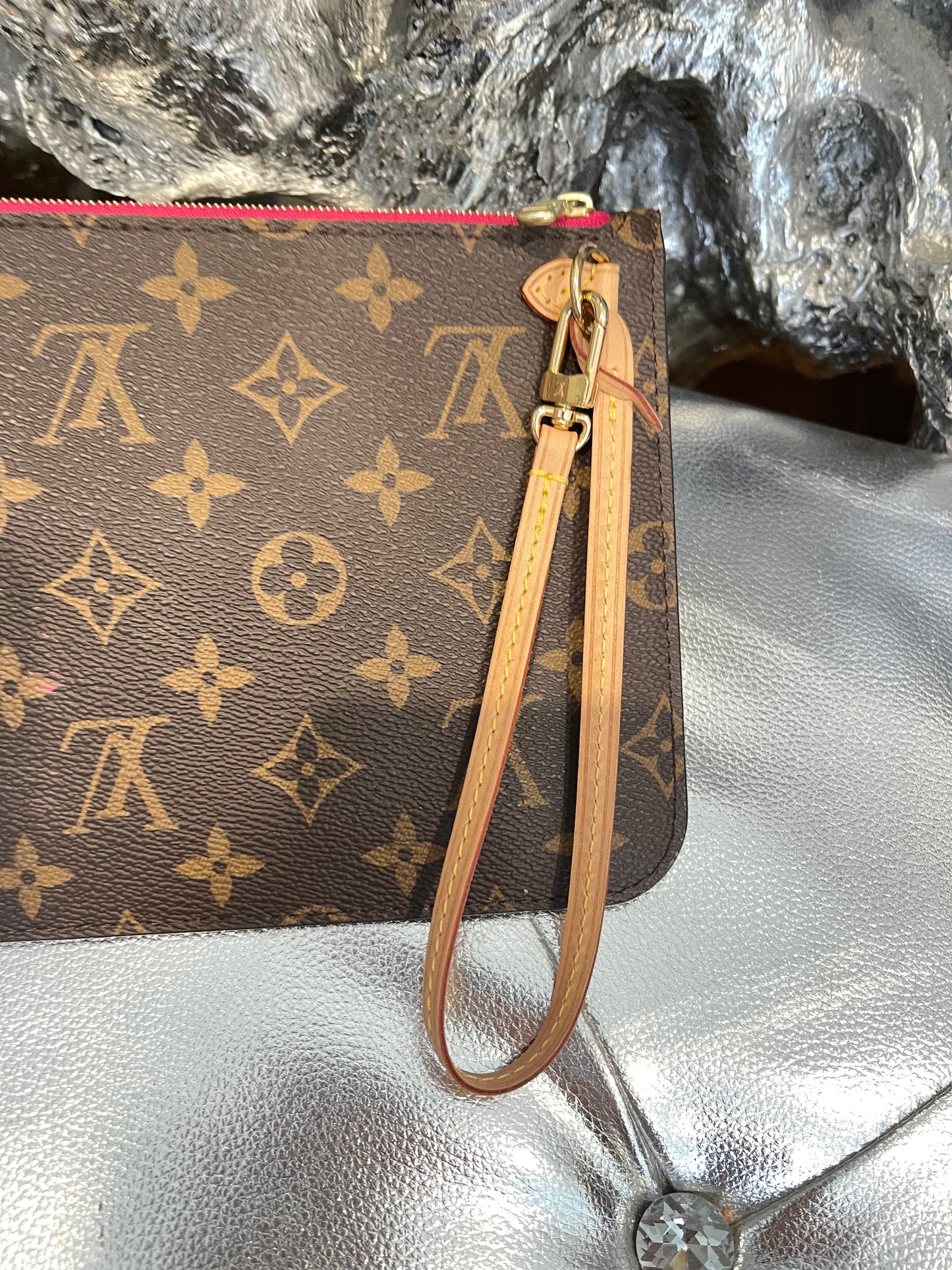 Louis Vuitton Neverful Wristlet Pouch