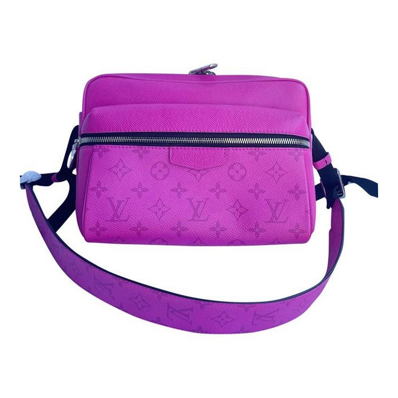 Messenger Outdoor Pink Leather Cross Body Bag – Vegaluxuries