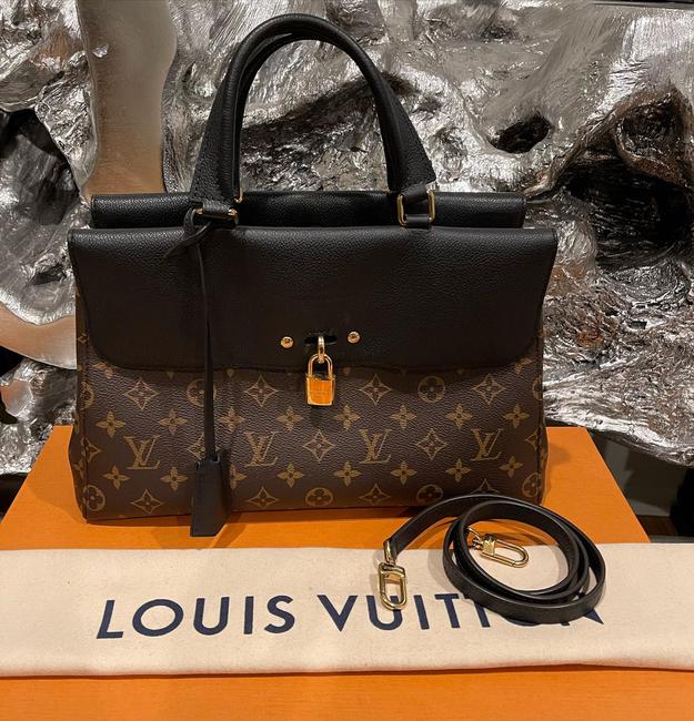 Venus Black Shoulder Bag