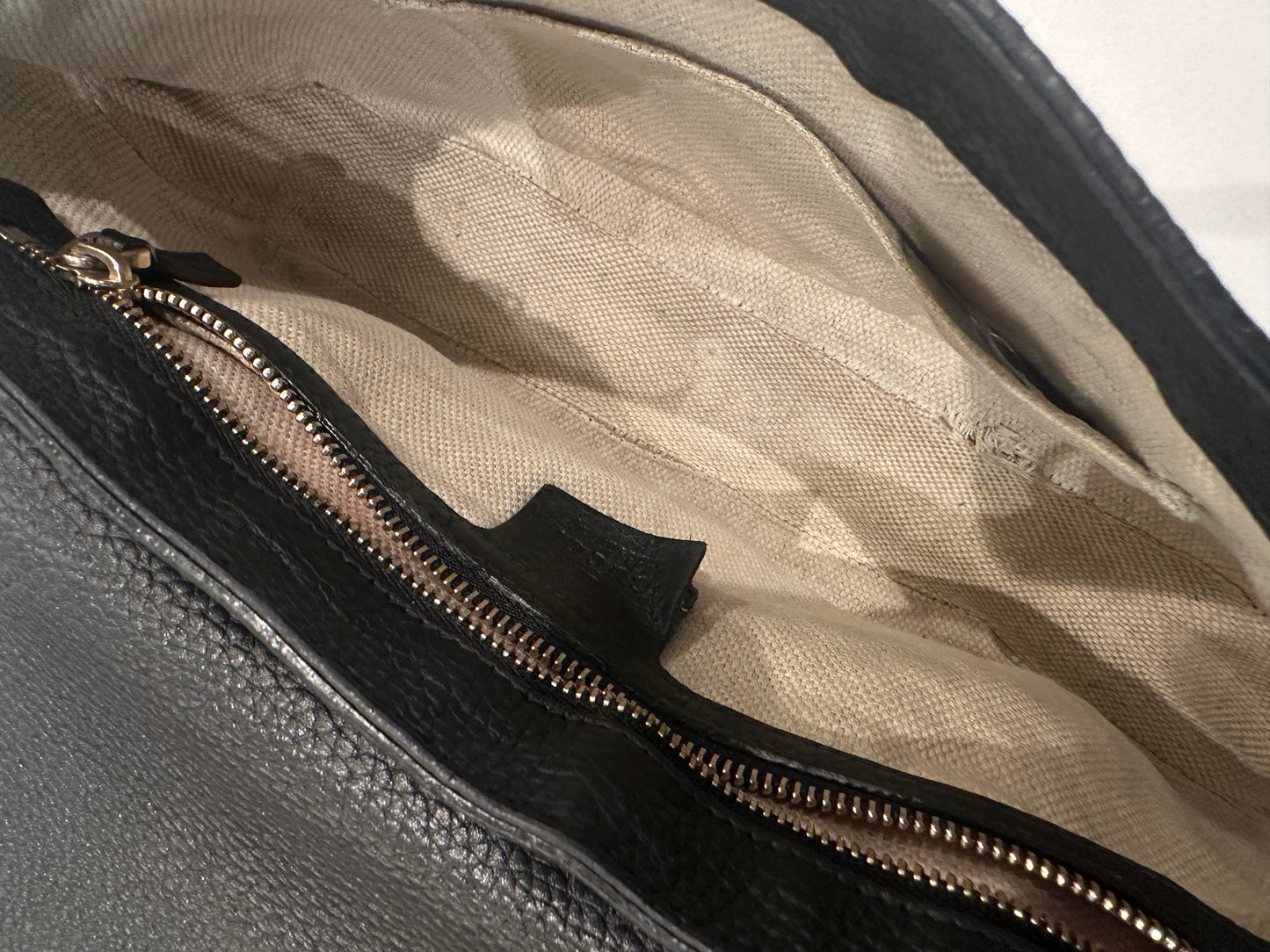 Gucci Pebbled Calfskin Medium Soho Flap Crossbody Camelia