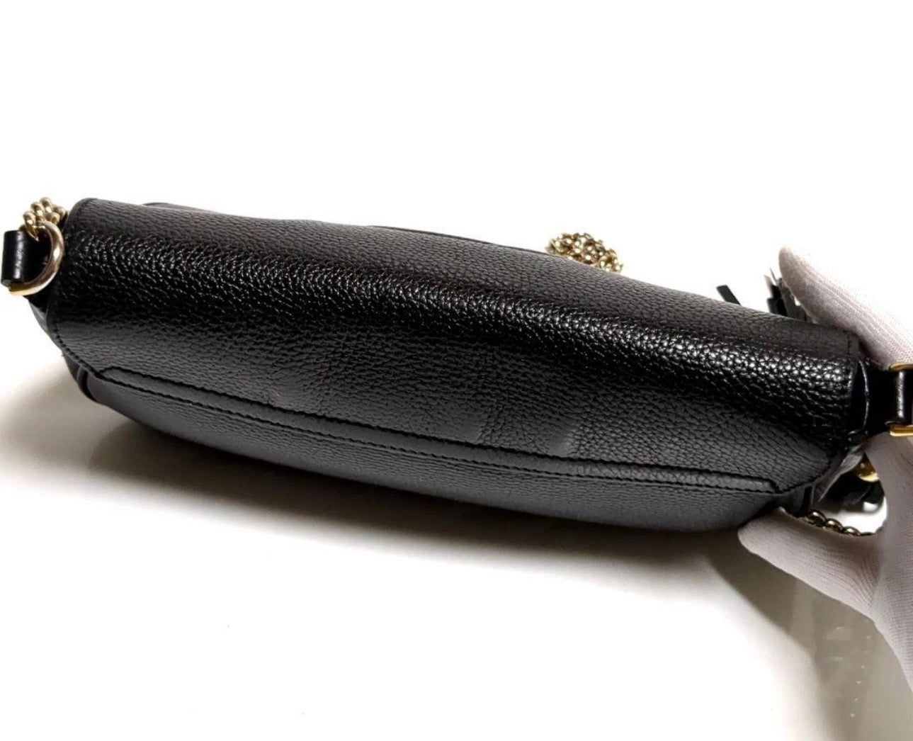 Gucci Pebbled Calfskin Medium Soho Flap Crossbody Camelia