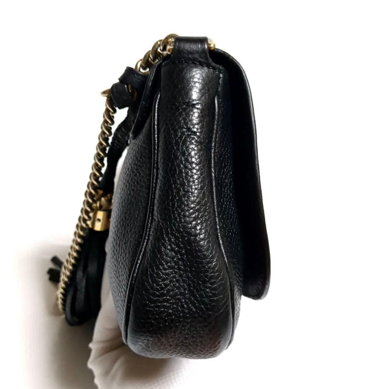 Gucci Pebbled Calfskin Medium Soho Flap Crossbody Camelia