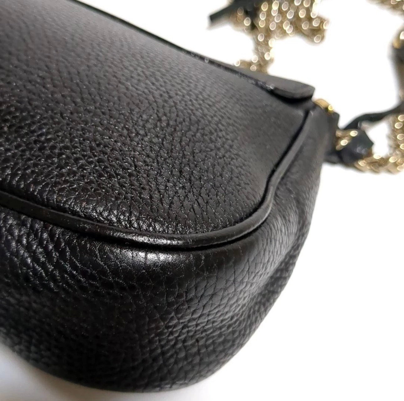 Gucci Pebbled Calfskin Medium Soho Flap Crossbody Camelia