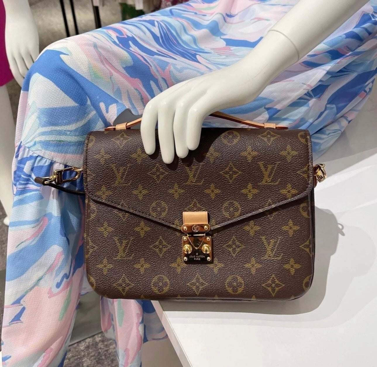 Louis Vuitton Metis Monogram Crossbody