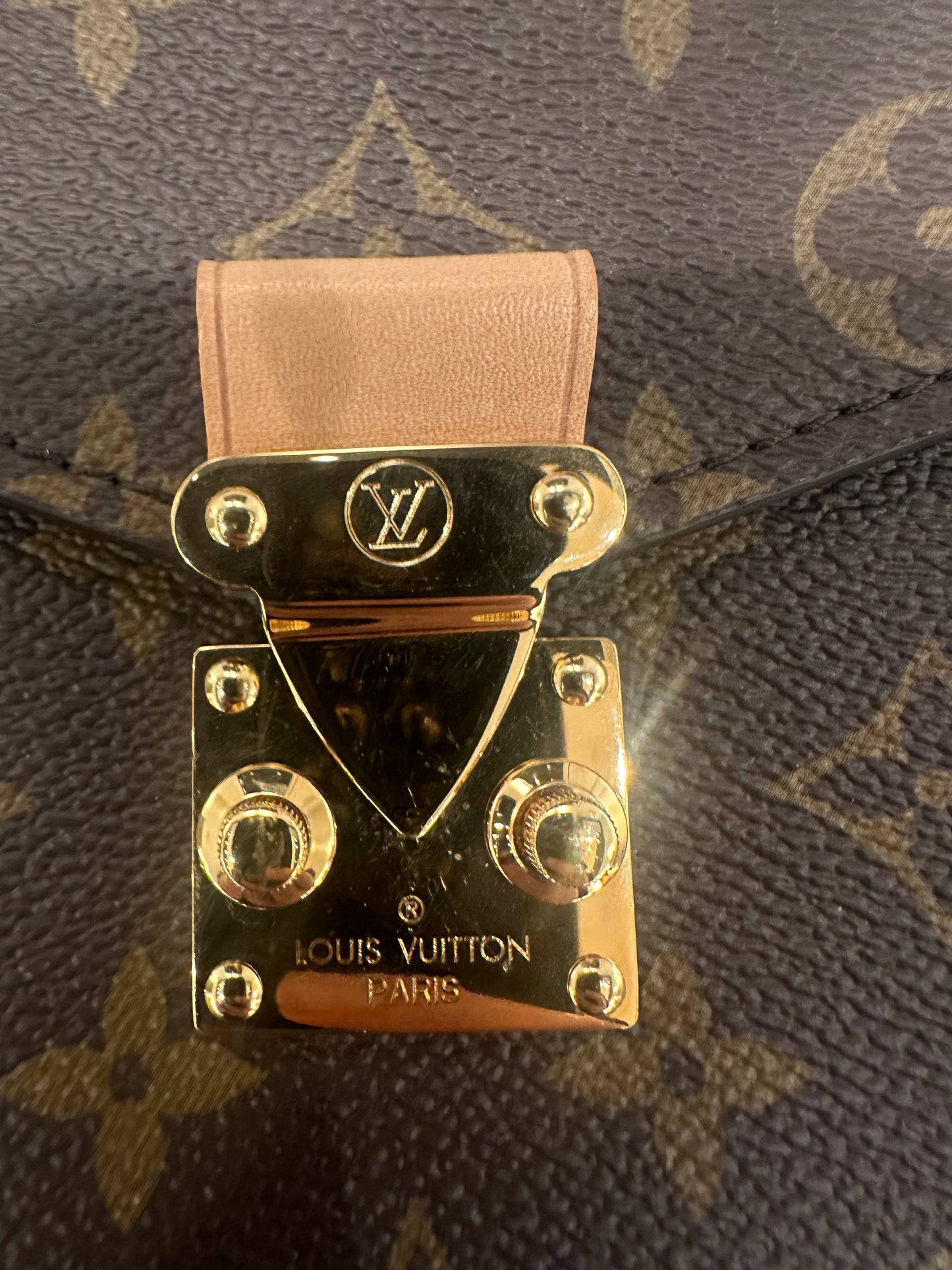 Louis Vuitton Metis Monogram Crossbody