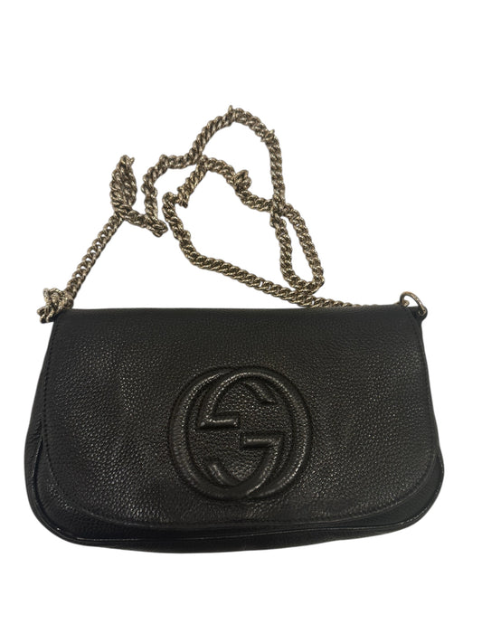 Gucci Pebbled Calfskin Medium Soho Flap Crossbody Camelia
