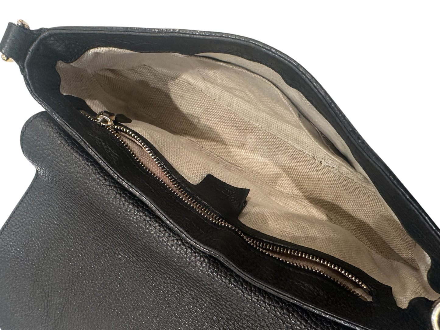 Gucci Pebbled Calfskin Medium Soho Flap Crossbody Camelia