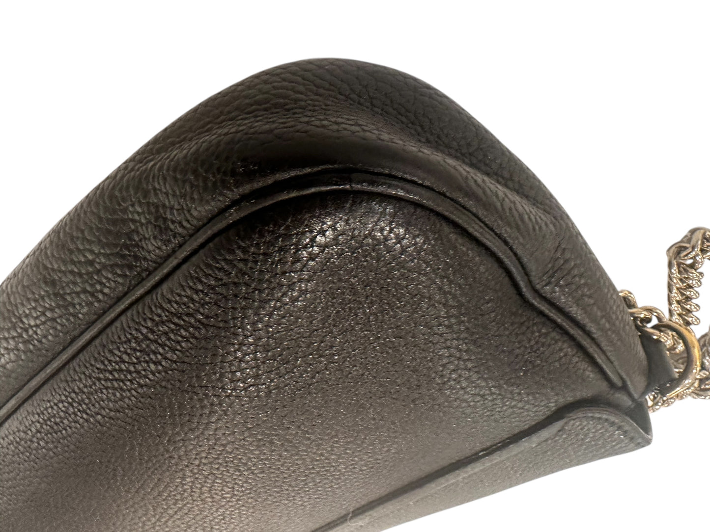 Gucci Pebbled Calfskin Medium Soho Flap Crossbody Camelia