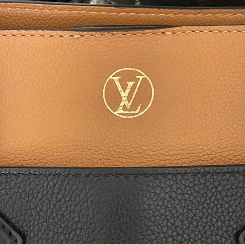 Louis Vuitton On my Side MM – Vegaluxuries