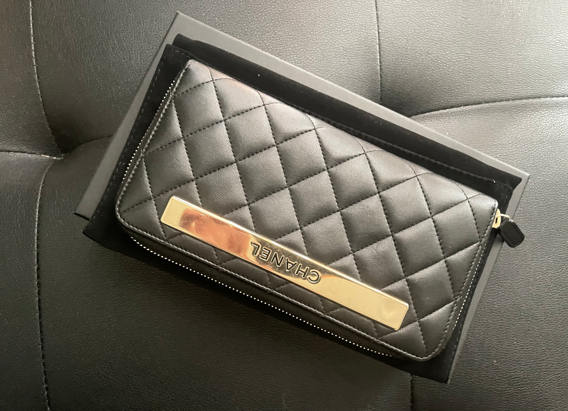 Chanel Zipper Wallet – Vegaluxuries