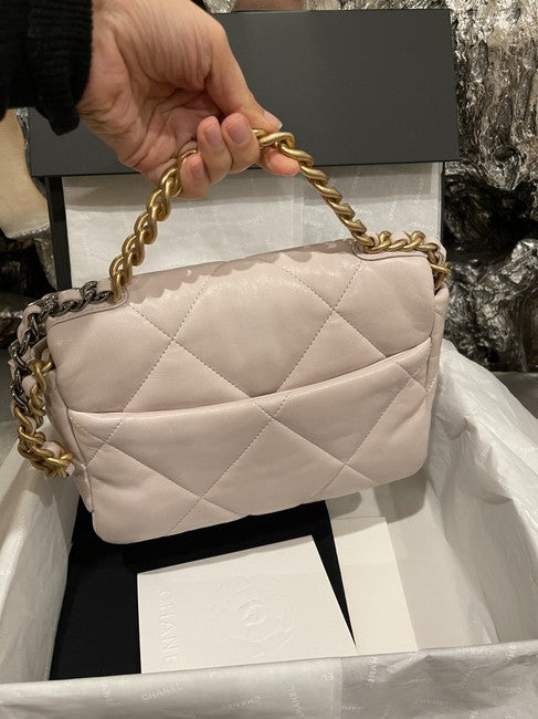 Chanel Pink Medium Lambskin 19 flap bag Leather ref.1014155 - Joli Closet