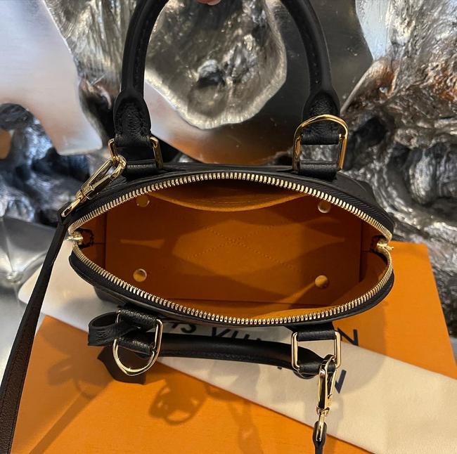 Alma Empreinte Black Leather Cross Body Bag