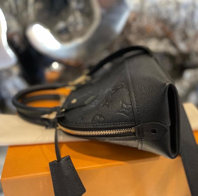 Alma Empreinte Black Leather Cross Body Bag
