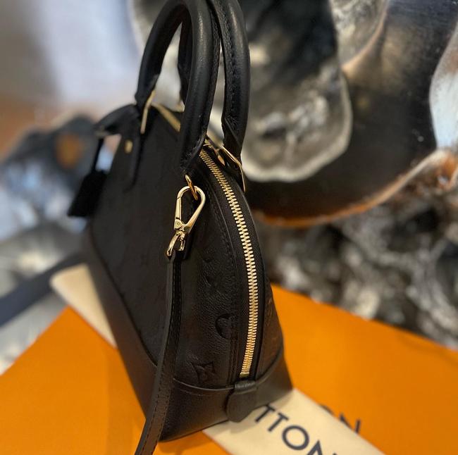 Alma Empreinte Black Leather Cross Body Bag