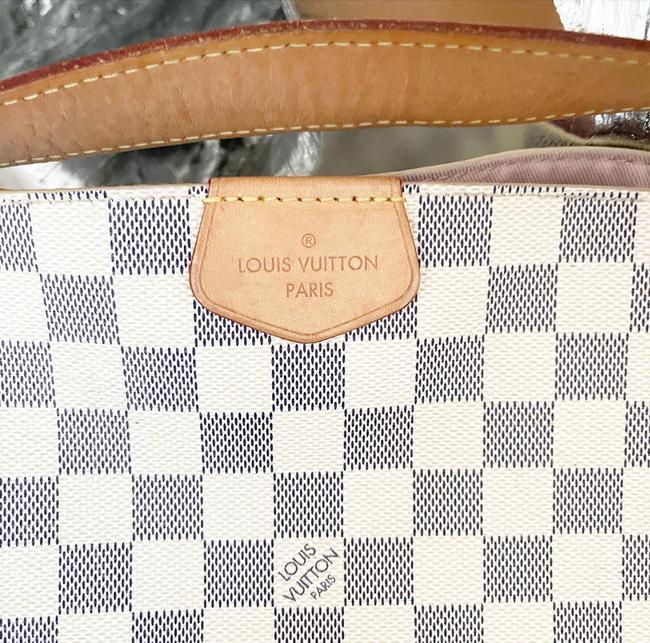Graceful Mm White Canvas Shoulder Bag