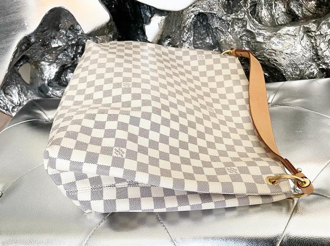 Graceful Mm White Canvas Shoulder Bag