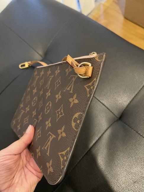 LOUIS VUITTON Neverfull Monogram Canvas Pochette Wristlet Pouch Brown