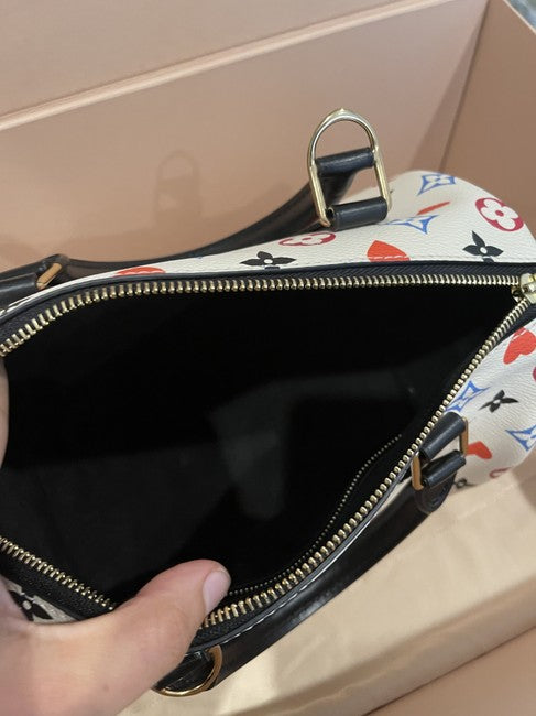 Speedy Game On 25 White Canvas Cross Body Bag