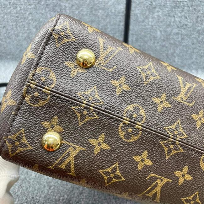 Venus Black Shoulder Bag