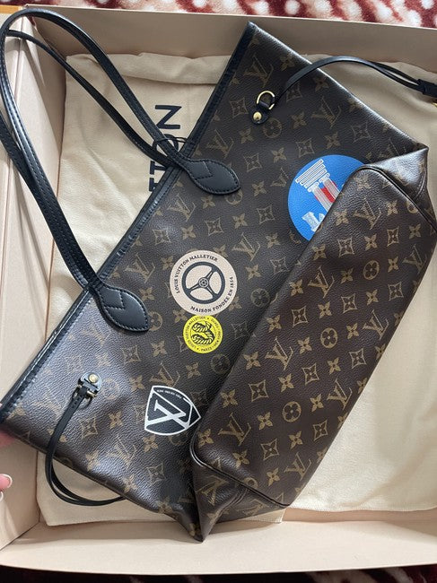 World Tour Neverful Mm Black Canvas Shoulder Bag