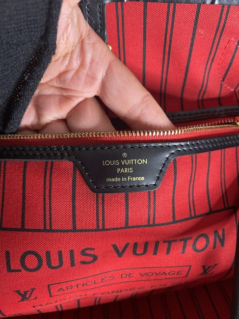 World Tour Neverful Mm Black Canvas Shoulder Bag